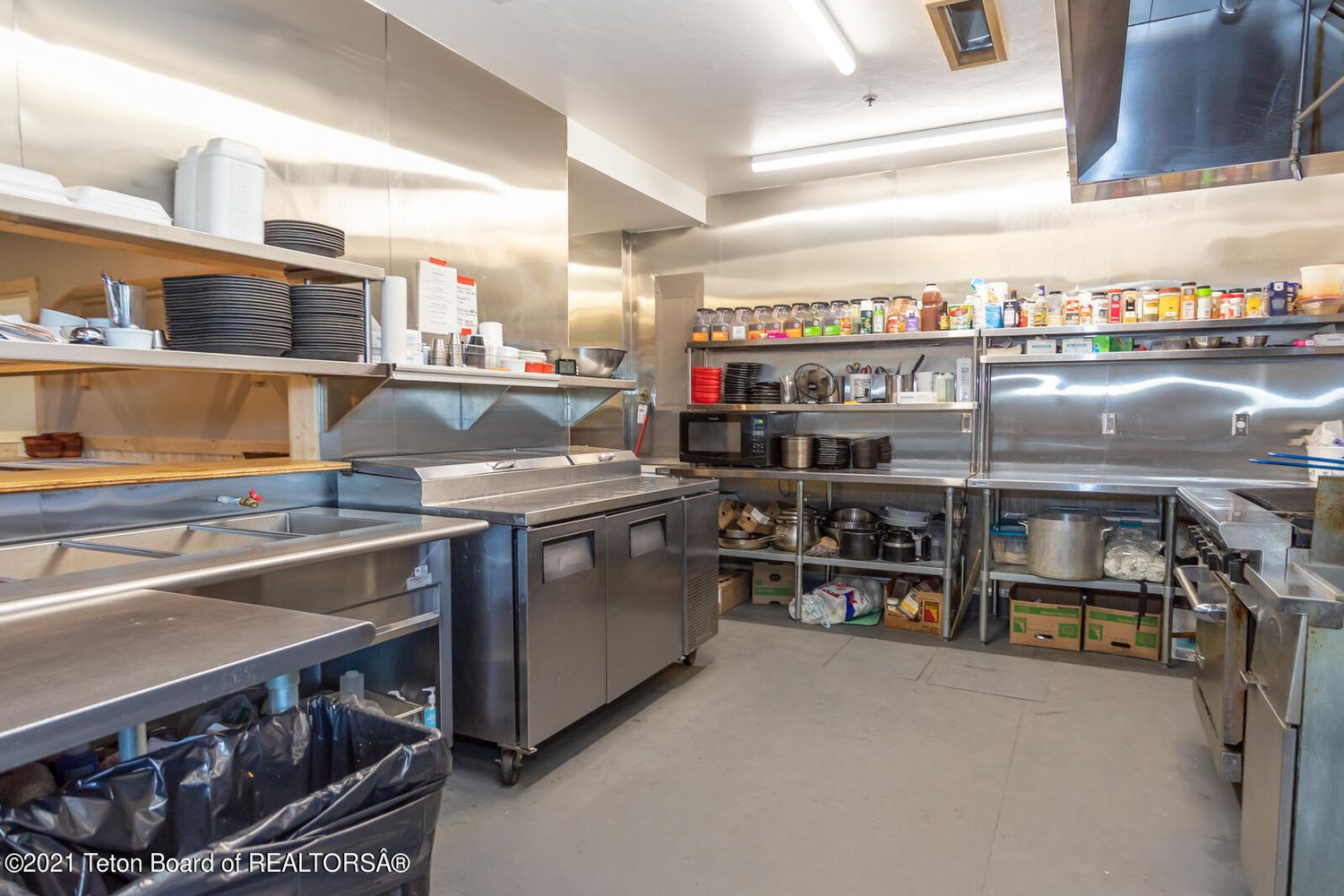 285 N Main St, Thayne, WY 83127